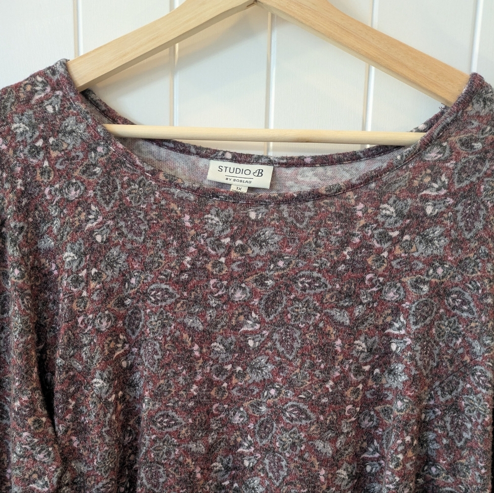 Studio B By Bobeau Women's Floral Sweater